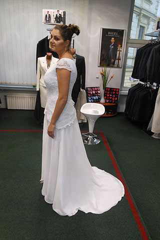Dámské svatební šaty a kostýmky pro nevěsty Mahdall & Lenská Brno